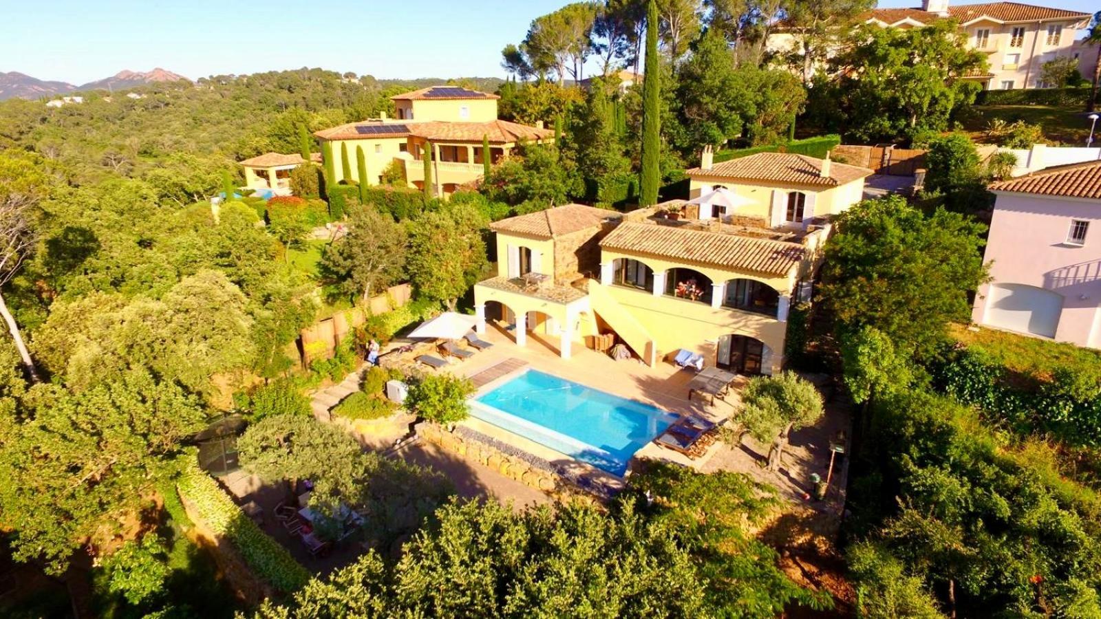 Villa Familiale Avec Vue Imprenable Saint-Raphaël Buitenkant foto